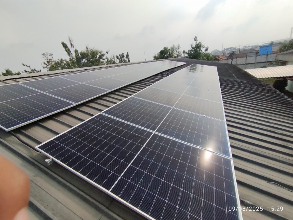 15,3 kWp On Grid at PT Garuda Hidrotive International 