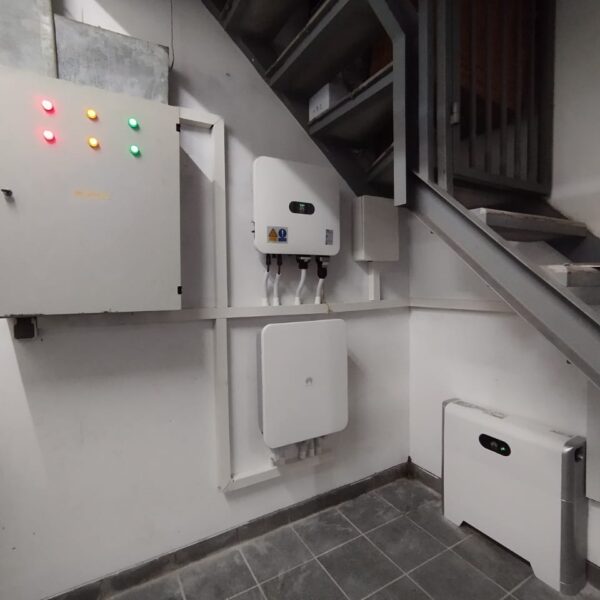 5 kWp Hybrid at Kebayoran Lama, Jakarta Selatan